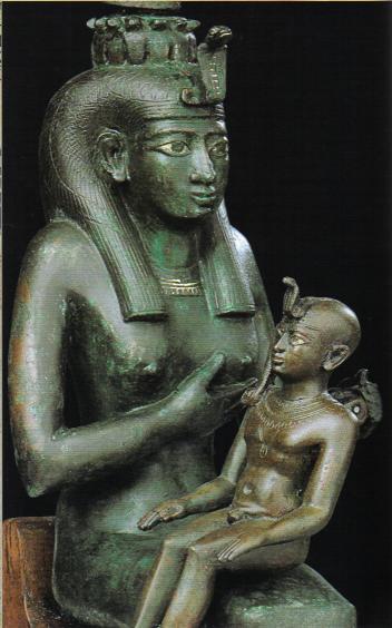 Aïssata (Isis) et Horo (Horus) ou la reine mère et l’enfant divin (c'est à dire l'enfant roi ou encore le pharaon), par excellence.
