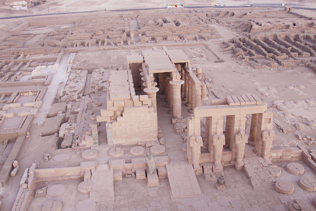 Vestiges du Ramesseum, temple construit par le pharaon